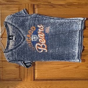 Women's V neck Chicago Bears shirt Size Large excellent condition NFL Brand
